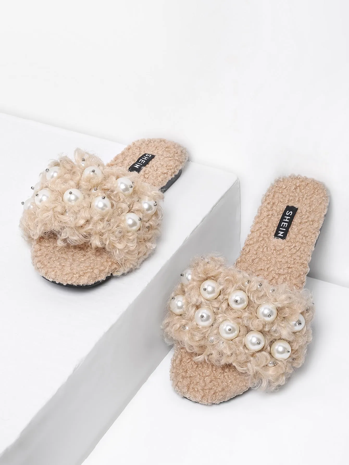 Beatiful Faux Pearl Embellished Fuzzy Sliders