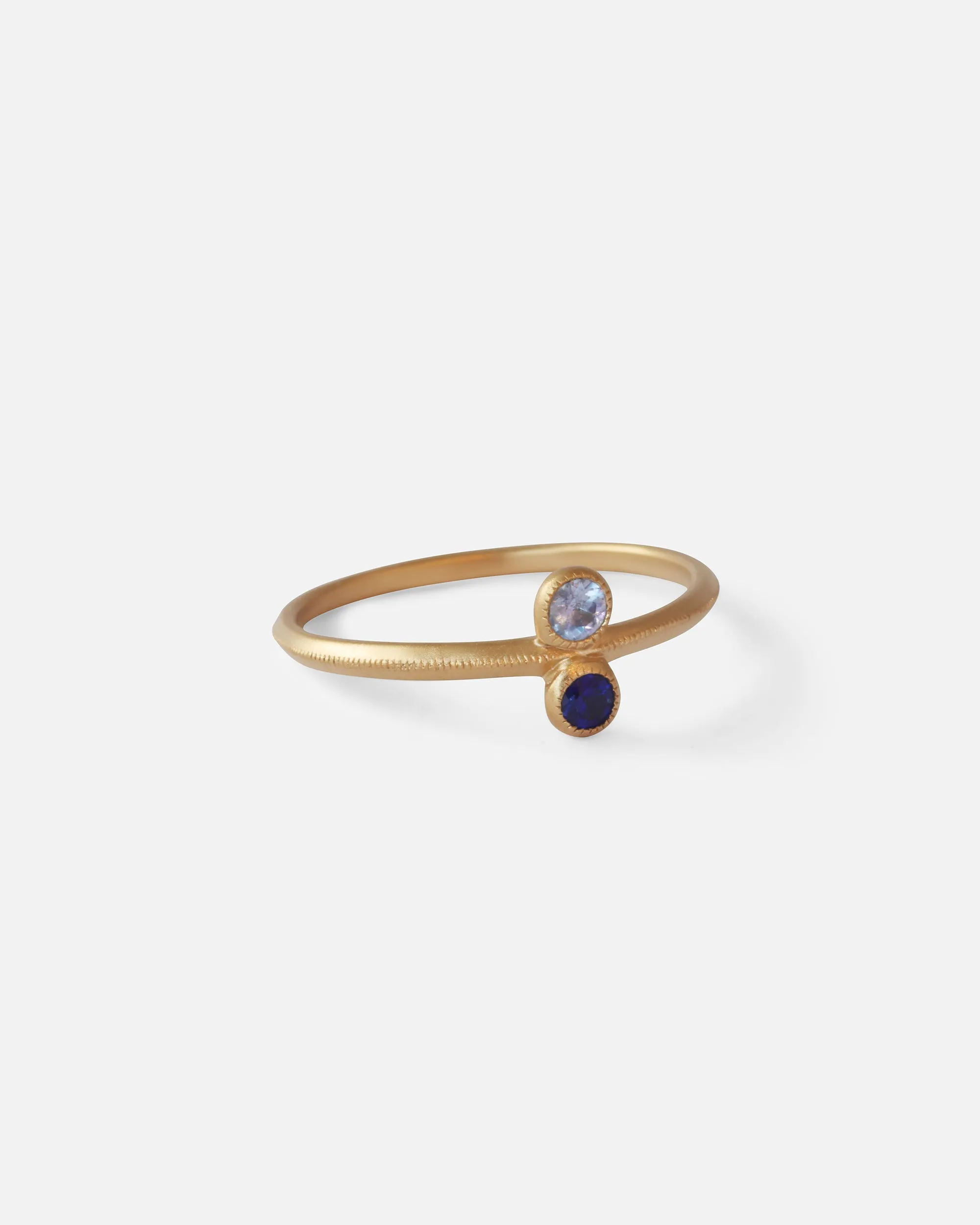 Melee Ball / Toi et Moi / Blue and Light Blue Sapphire Ring